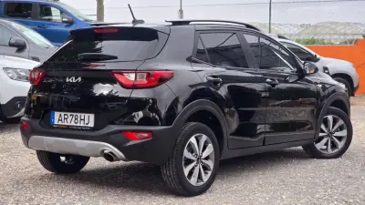 Kia Stonic 2022 - 15250 EUR, 48180 km - foto 3 de 22