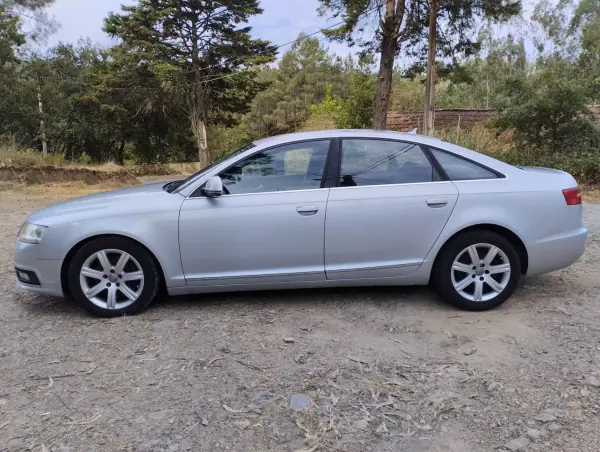 Audi A6 2010 - 10700 EUR, 220000 km - AUTO.MOTO.pt - 220000km - foto 4 de 29