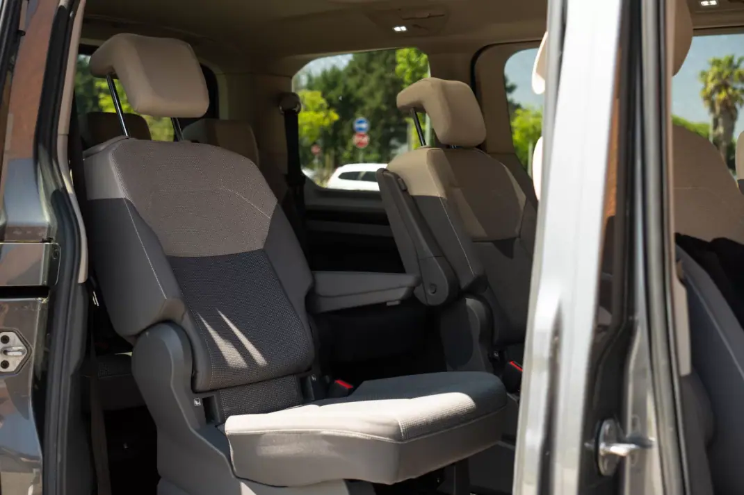Volkswagen Multivan 2022 - 39990 EUR, 104500 km - AUTO.MOTO.pt - 104500km - foto 21 de 26