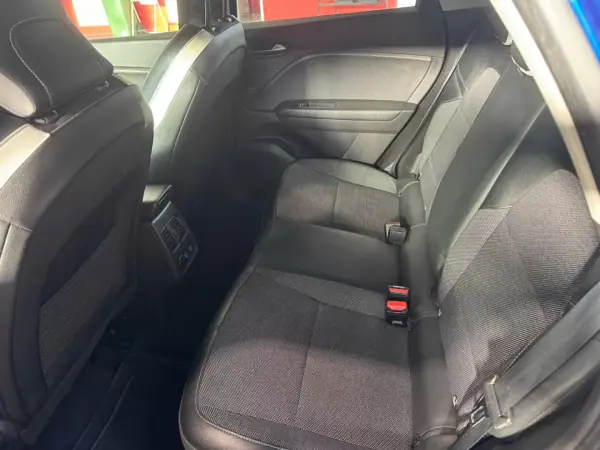 Renault Captur 2021 - 19250 EUR, 90487 km - AUTO.MOTO.pt - 90487km - foto 9 de 17