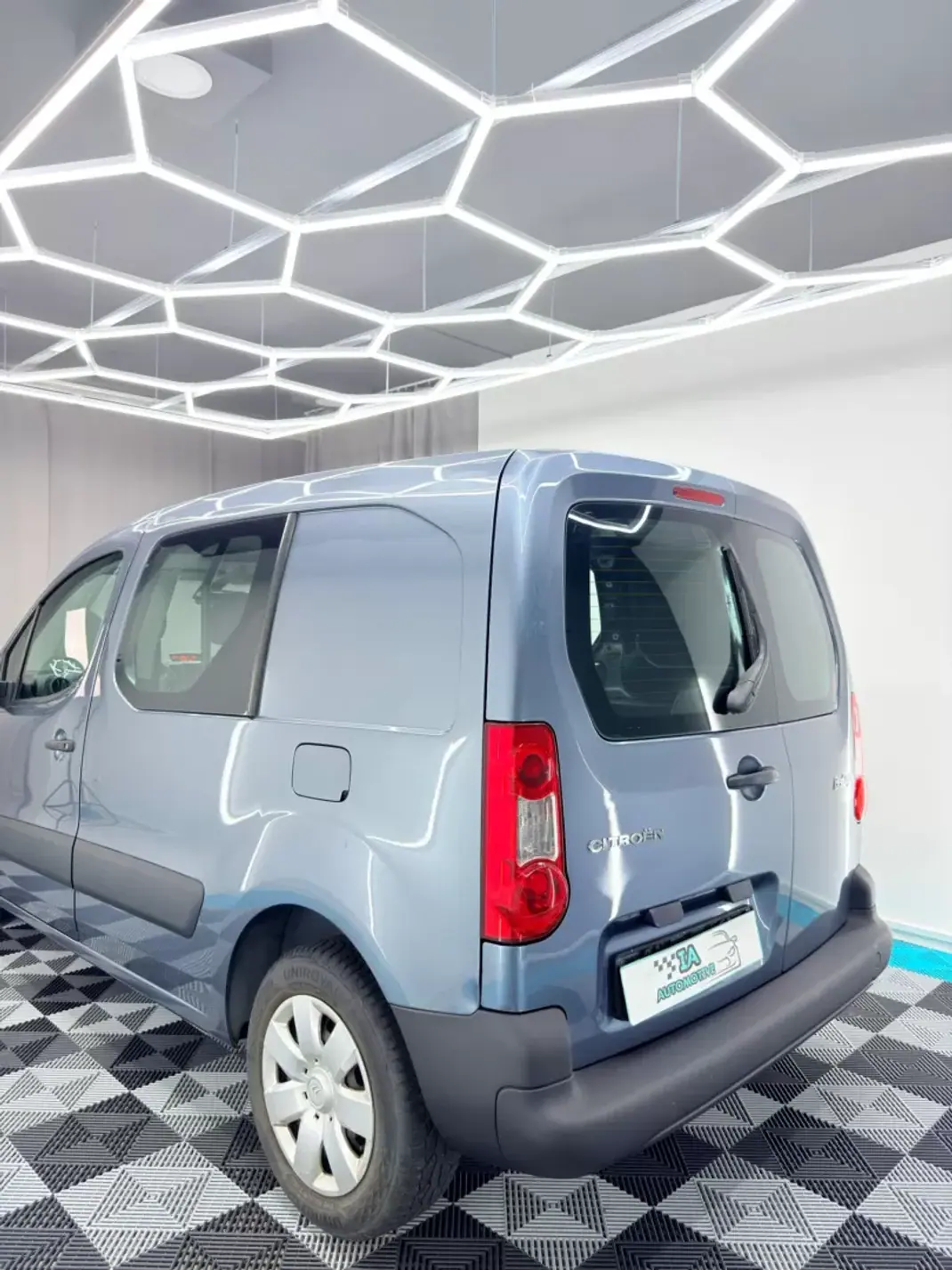 Citroën Berlingo 2011 - 9250 EUR, 111000 km - 111000km - foto 5 de 16