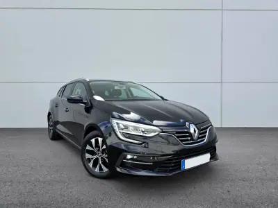 Renault Mégane 2021 - 15400 EUR, 63000 km - AUTO.MOTO.pt - 63000km - foto 11 de 30