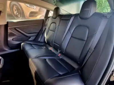 Tesla Model 3 2020 - 23500 EUR, 81000 km - AUTO.MOTO.pt - 81000km - foto 12 de 15