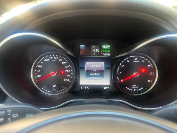 Mercedes-Benz C 350 2017 - 21275 EUR, 160000 km - AUTO.MOTO.pt - 160000km - foto 6 de 17