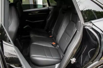 Porsche Macan 2025 - 83990 EUR, 15400 km - AUTO.MOTO.pt - 15400km - foto 34 de 49