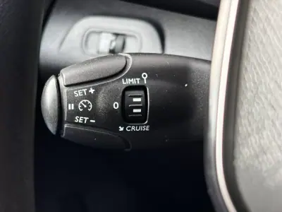 Peugeot Partner 1.6 BlueHdi 100cv Premium 2020 - 13990 EUR, 135000 km - AUTO.MOTO.pt - 135000km - foto 20 de 35