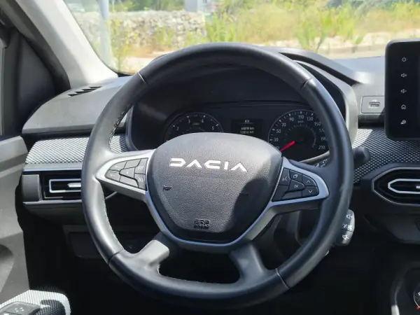 Dacia Jogger 2024 - 18990 EUR, 65878 km - AUTO.MOTO.pt - 65878km - foto 9 de 25