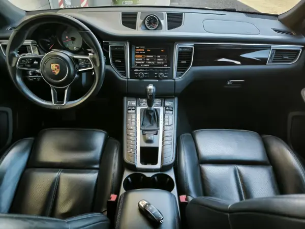 Porsche Macan 2014 - 42950 EUR, 177239 km - AUTO.MOTO.pt - 177239km - foto 8 de 59