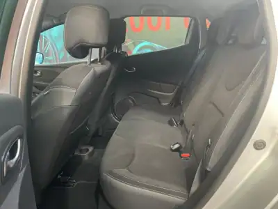 Renault Clio 2019 - 11750 EUR, 106000 km - AUTO.MOTO.pt - 106000km - foto 32 de 45