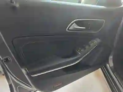 Mercedes-Benz CLA 180 2017 - 17990 EUR, 161000 km - AUTO.MOTO.pt - 161000km - foto 12 de 14