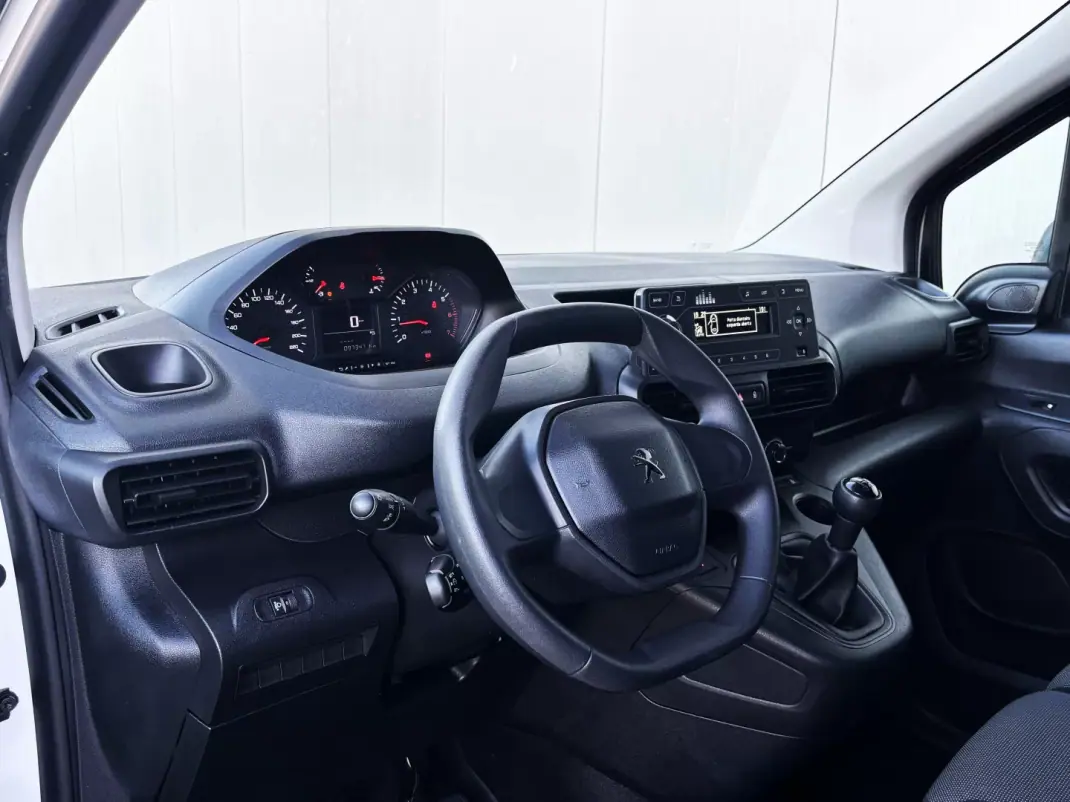 Peugeot PARTNER 1.6 BLUEHDI 3 LUGARES 2019 - 13900 EUR, 97000 km - AUTO.MOTO.pt - 97000km - foto 10 de 34