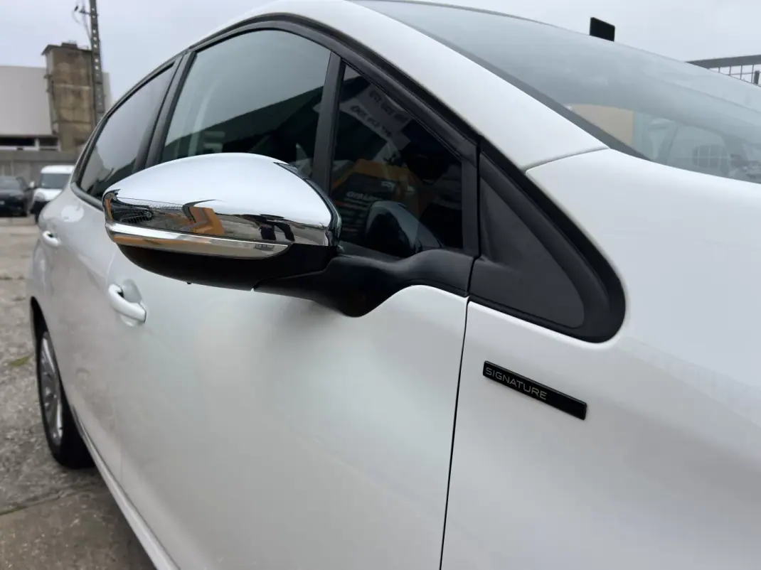 Peugeot 208 2019 - 10450 EUR, 92371 km - 92371km - foto 10 de 12