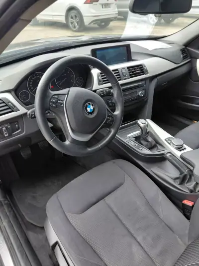 BMW 318 2014 - 14900 EUR, 230000 km - AUTO.MOTO.pt - 230000km - foto 3 de 11