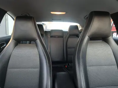 Mercedes-Benz CLA 200 2013 - 16900 EUR, 165407 km - AUTO.MOTO.pt - 165407km - foto 10 de 23