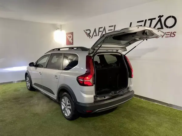 Dacia Jogger 2023 - 16450 EUR, 81000 km - AUTO.MOTO.pt - 81000km - foto 29 de 31
