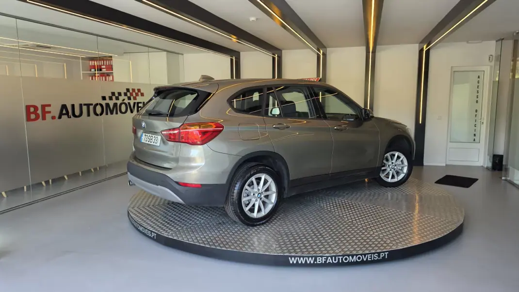 BMW X1 2016 - 22500 EUR, 76896 km - AUTO.MOTO.pt - 76896km - foto 4 de 61