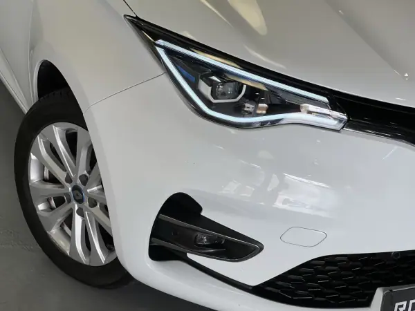 Renault Zoe 2020 - 13990 EUR, 145000 km - AUTO.MOTO.pt - 145000km - foto 25 de 52