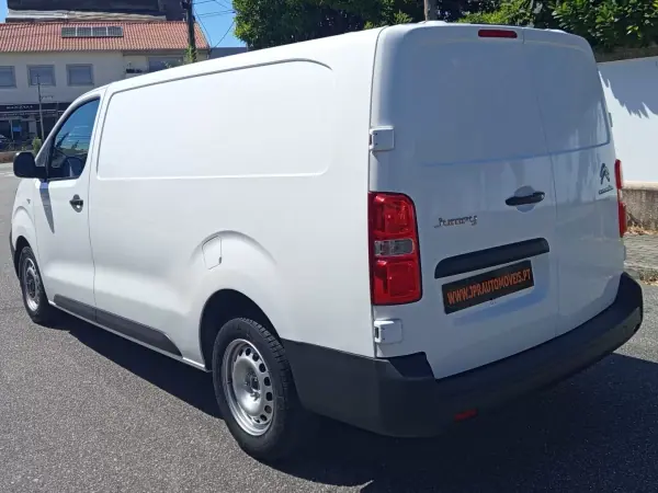 Citroën Jumpy 2021 - 16490 EUR, 129100 km - AUTO.MOTO.pt - 129100km - foto 4 de 18