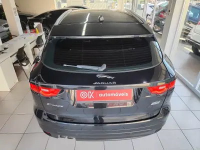 Jaguar F-Pace 2017 - 19750 EUR, 156000 km - AUTO.MOTO.pt - 156000km - foto 12 de 43