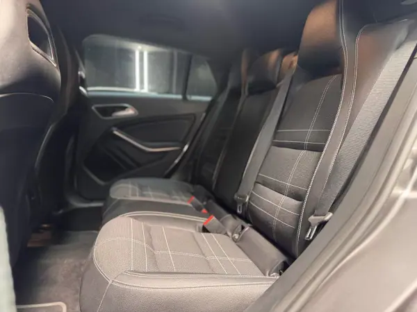 Mercedes-Benz CLA 180 2016 - 16990 EUR, 163300 km - AUTO.MOTO.pt - 163300km - foto 24 de 28