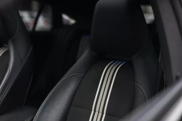 Mercedes-Benz CLA 200 2018 - 22900 EUR, 168400 km - AUTO.MOTO.pt - 168400km - foto 20 de 30