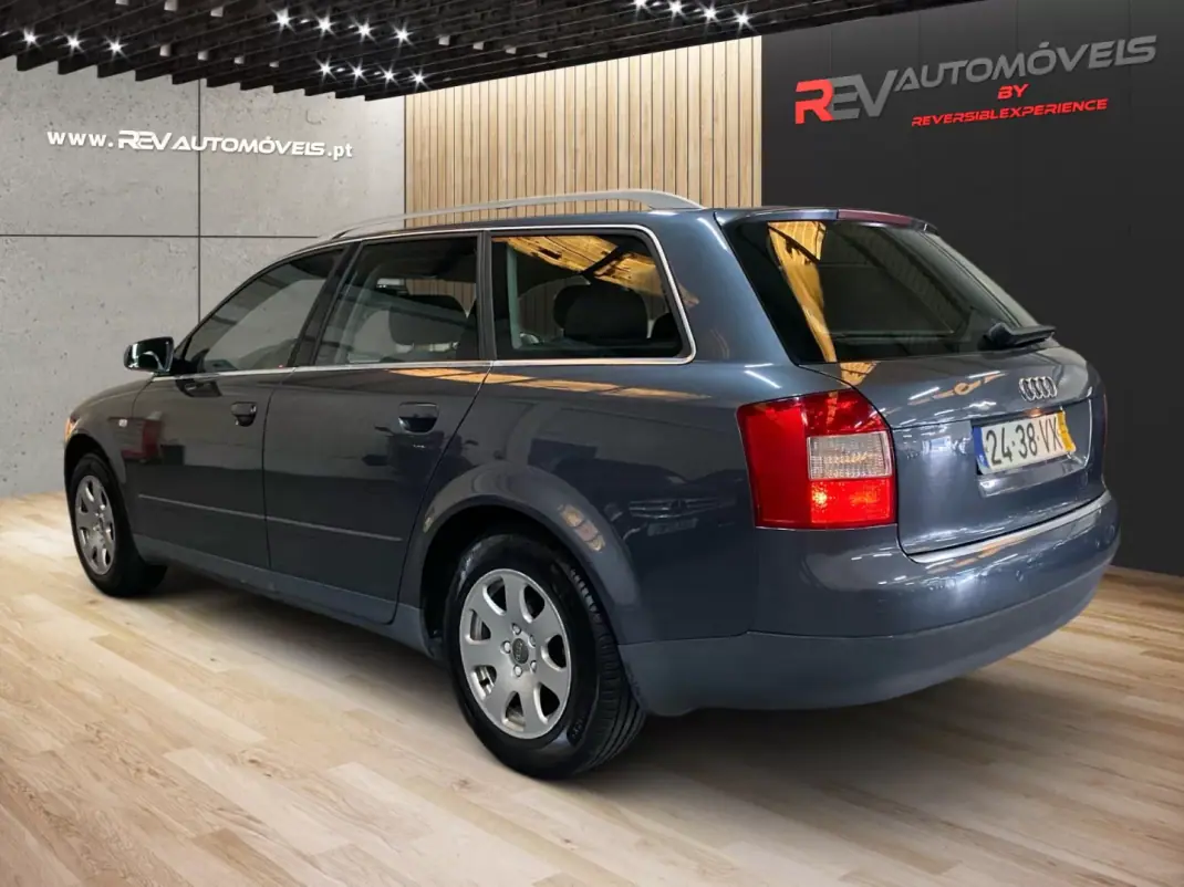 Audi A4 Avant 2004 - 6450 EUR, 278800 km - AUTO.MOTO.pt - 278800km - foto 4 de 20