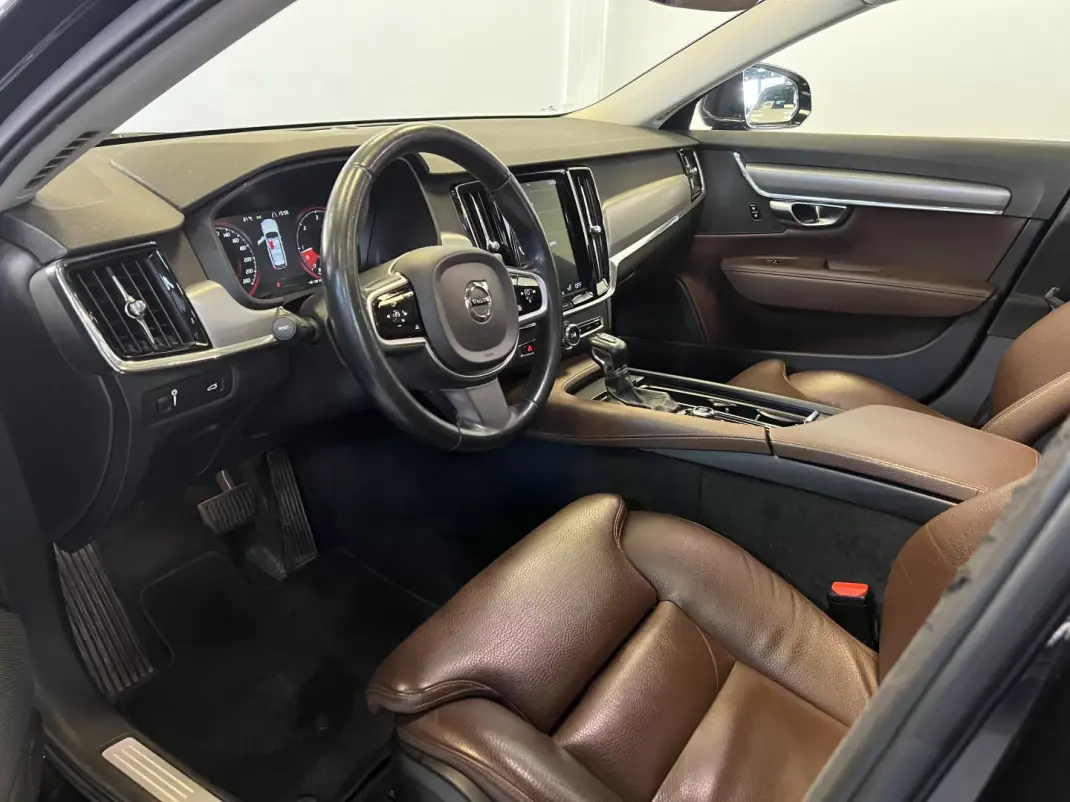 Volvo V90 2018 - 27490 EUR, 160000 km - AUTO.MOTO.pt - 160000km - foto 5 de 53
