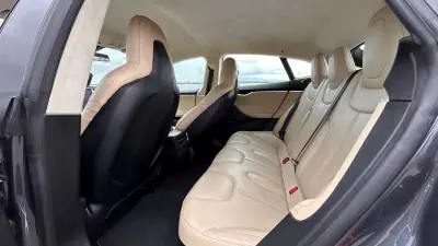 Tesla Model S 2017 - 21500 EUR, 155000 km - AUTO.MOTO.pt - 155000km - foto 14 de 17