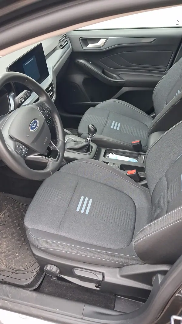 Ford Focus SW 2024 - 21000 EUR, 25000 km - AUTO.MOTO.pt - 25000km - foto 6 de 6