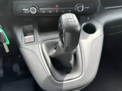 Citroën Berlingo 1.5 Hdi 2019 - 9900 EUR, 180000 km - AUTO.MOTO.pt - 180000km - foto 28 de 43