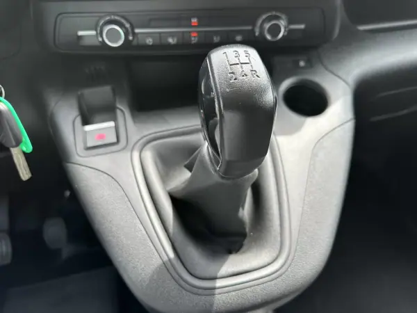 Citroën Berlingo 1.5 Hdi 2019 - 9900 EUR, 180000 km - AUTO.MOTO.pt - 180000km - foto 28 de 43