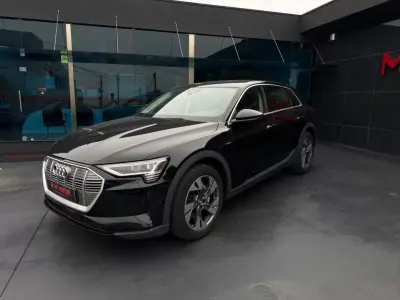 Audi e-tron 2020 - 30500 EUR, 90120 km - AUTO.MOTO.pt - 90120km - foto 2 de 15