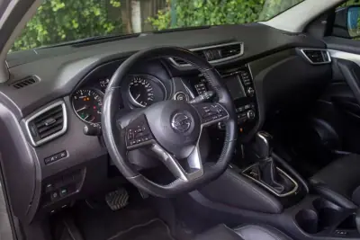 Nissan Qashqai 2017 - 17500 EUR, 127700 km - AUTO.MOTO.pt - 127700km - foto 12 de 20