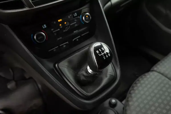 Ford Transit Connect 2020 - 15000 EUR, 147248 km - AUTO.MOTO.pt - 147248km - foto 11 de 20