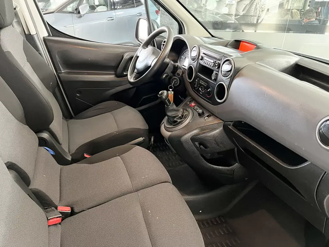 Citroën Berlingo 1.6 BlueHDi L1 Club 3L 2018 - 12600 EUR, 143113 km - AUTO.MOTO.pt - 143113km - foto 13 de 20