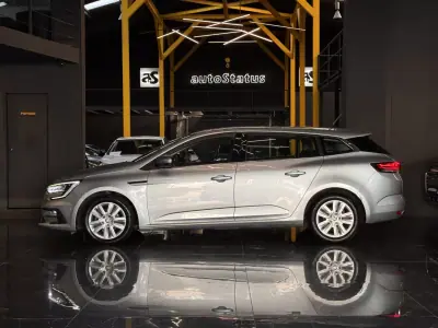 Renault Mégane Sport Tourer 2023 — foto 4 de 23