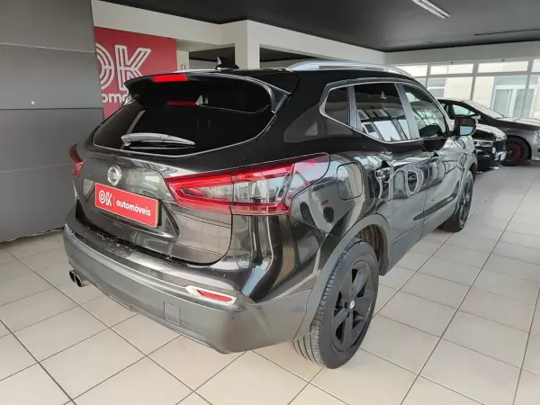 Nissan Qashqai 2017 - 15750 EUR, 155200 km - AUTO.MOTO.pt - 155200km - foto 11 de 37