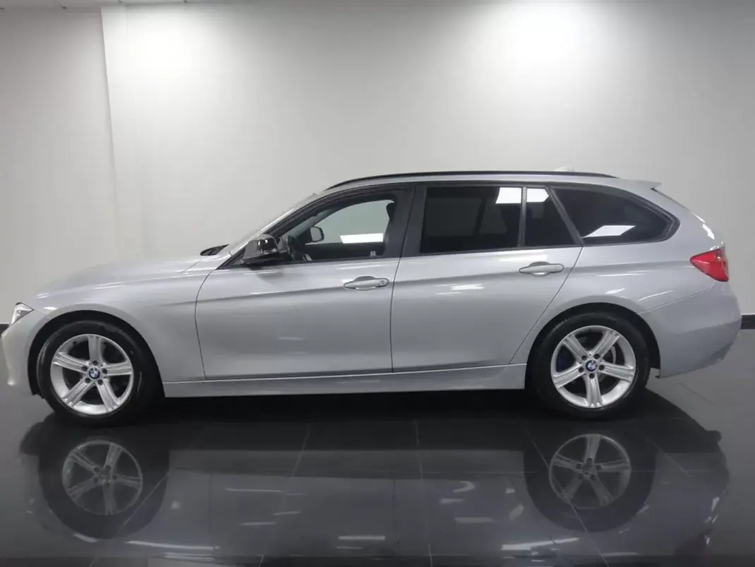 BMW 318 2013 - 13990 EUR, 157000 km - AUTO.MOTO.pt - 157000km - foto 4 de 27