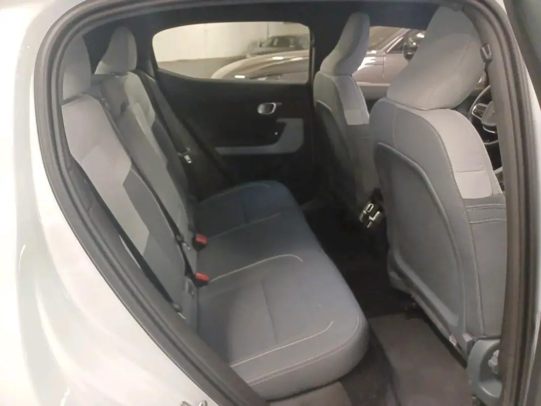 Polestar 2 2022 - 28900 EUR, 49637 km - AUTO.MOTO.pt - 49637km - foto 9 de 11