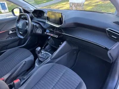 Peugeot 208 2021 - 10980 EUR, 80000 km - 80000km - foto 30 de 44