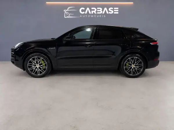 Porsche Cayenne Coupé 2024 - 107000 EUR, 58340 km - AUTO.MOTO.pt - 58340km - foto 3 de 21
