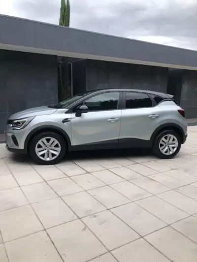 Renault Captur 2023 - 16900 EUR, 51000 km - AUTO.MOTO.pt - 51000km - foto 7 de 31