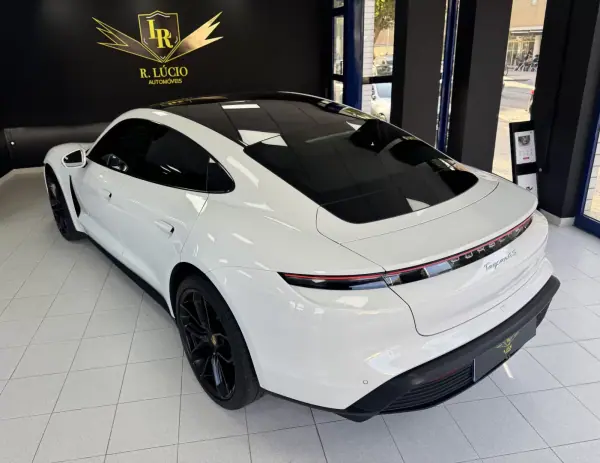 Porsche Taycan 2023 - 82000 EUR, 80500 km - AUTO.MOTO.pt - 80500km - foto 19 de 37