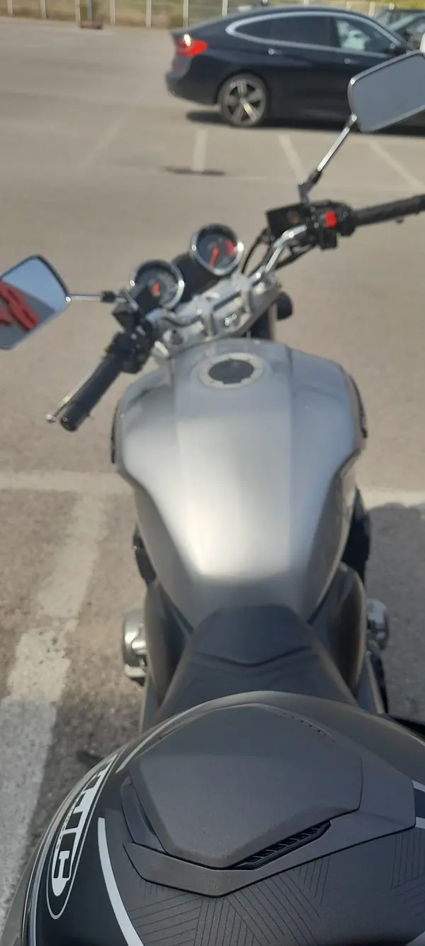 Suzuki VX 2004 - 6900 EUR, 31200 km - AUTO.MOTO.pt - 31200km - foto 8 de 11