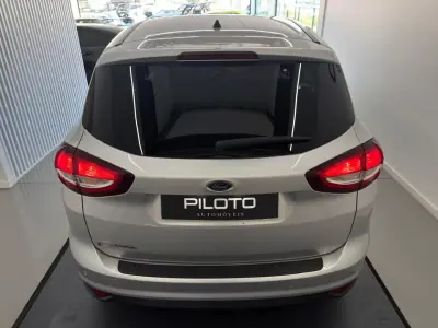 Ford C-Max 2015 - 12990 EUR, 69603 km - AUTO.MOTO.pt - 69603km - foto 8 de 32