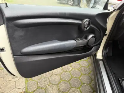 MINI One 2015 - 14900 EUR, 140000 km - AUTO.MOTO.pt - 140000km - foto 9 de 16