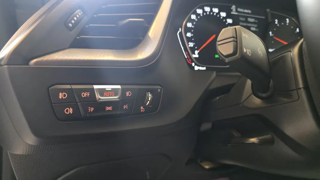 BMW 216 Gran Coupé 2020 - 24900 EUR, 75221 km - AUTO.MOTO.pt - 75221km - foto 40 de 61