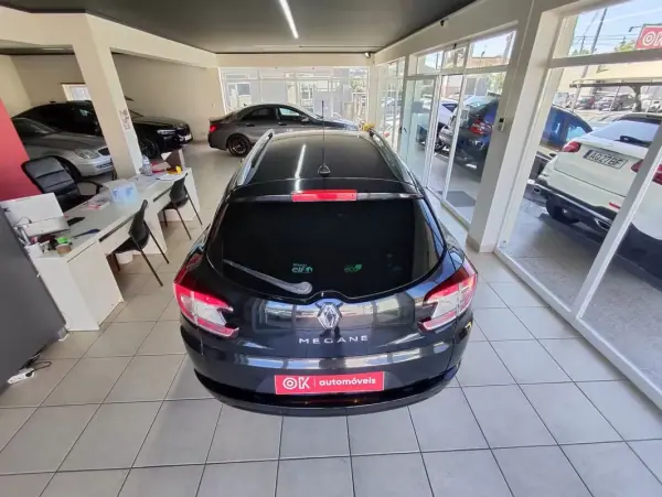 Renault Mégane Sport Tourer 2009 - 5450 EUR, 214000 km - AUTO.MOTO.pt - 214000km - foto 10 de 35