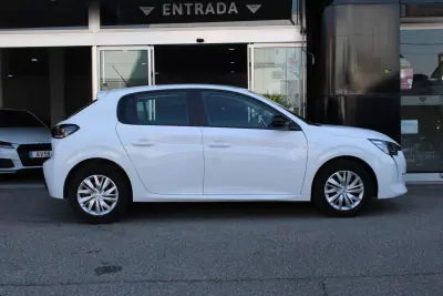 Peugeot 208 2022 - 13400 EUR, 45338 km - AUTO.MOTO.pt - 45338km - foto 15 de 17