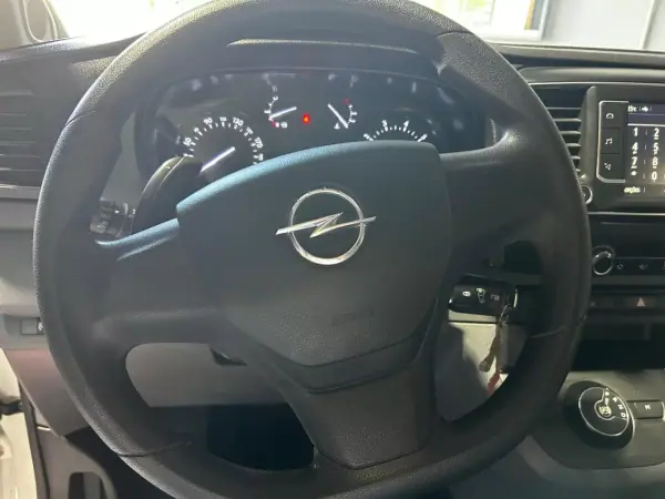 Opel Vivaro 2021 - 17000 EUR, 188500 km - AUTO.MOTO.pt - 188500km - foto 20 de 30